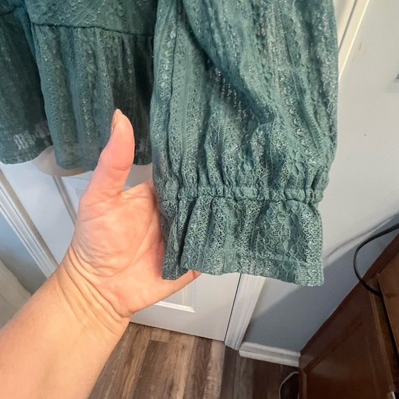 EUC! LC Lauren Conrad Teal Lace puffy sleeve Smocked Peplum Blouse XL - Picture 4 of 15